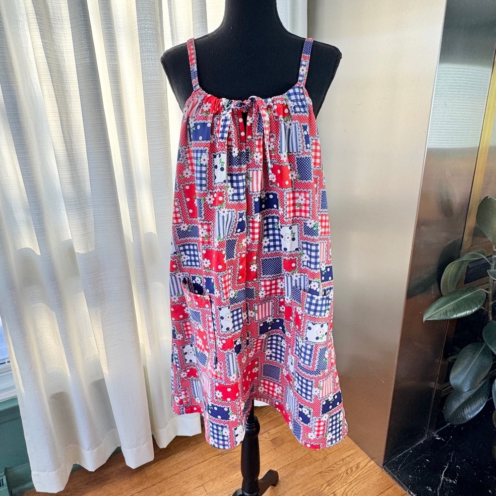 Vintage 1980s pinafore dress, faux patchwork print, modern size 14/16 (L/XL)